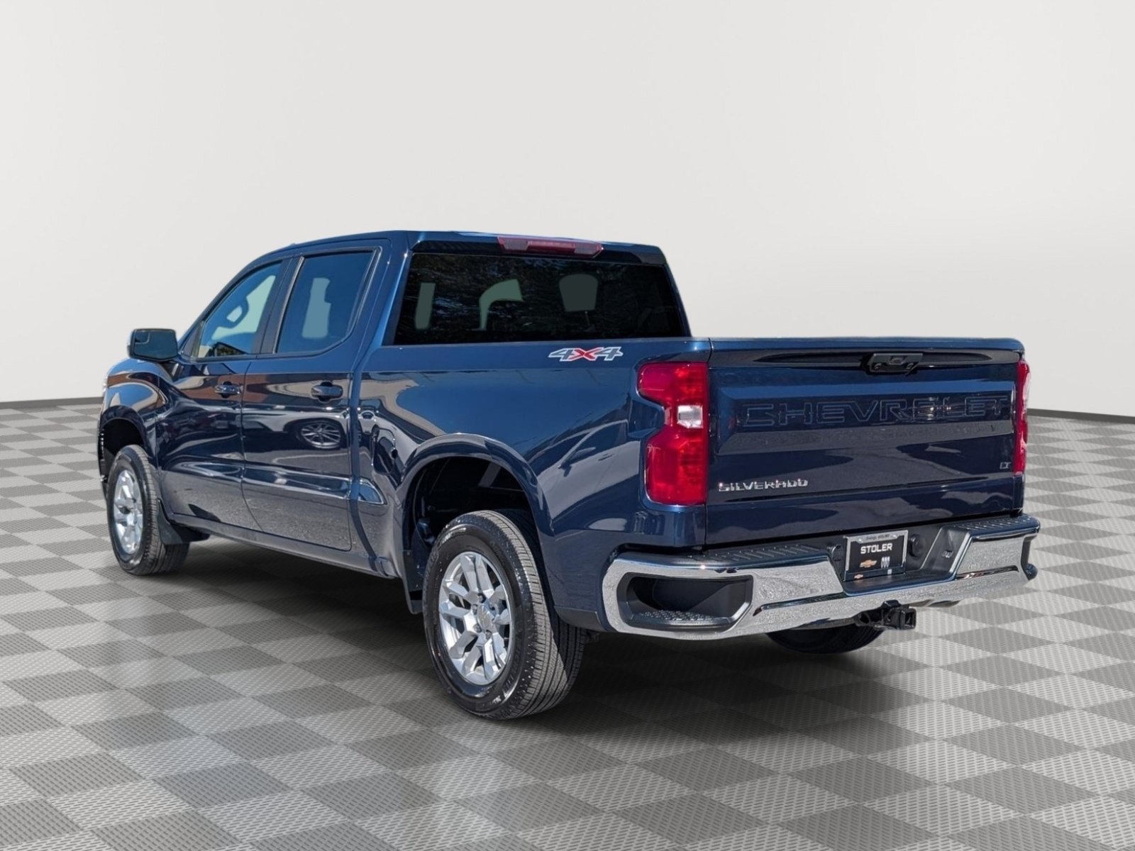 Used 2023 Chevrolet Silverado 1500 LT AWD/4WD image 3