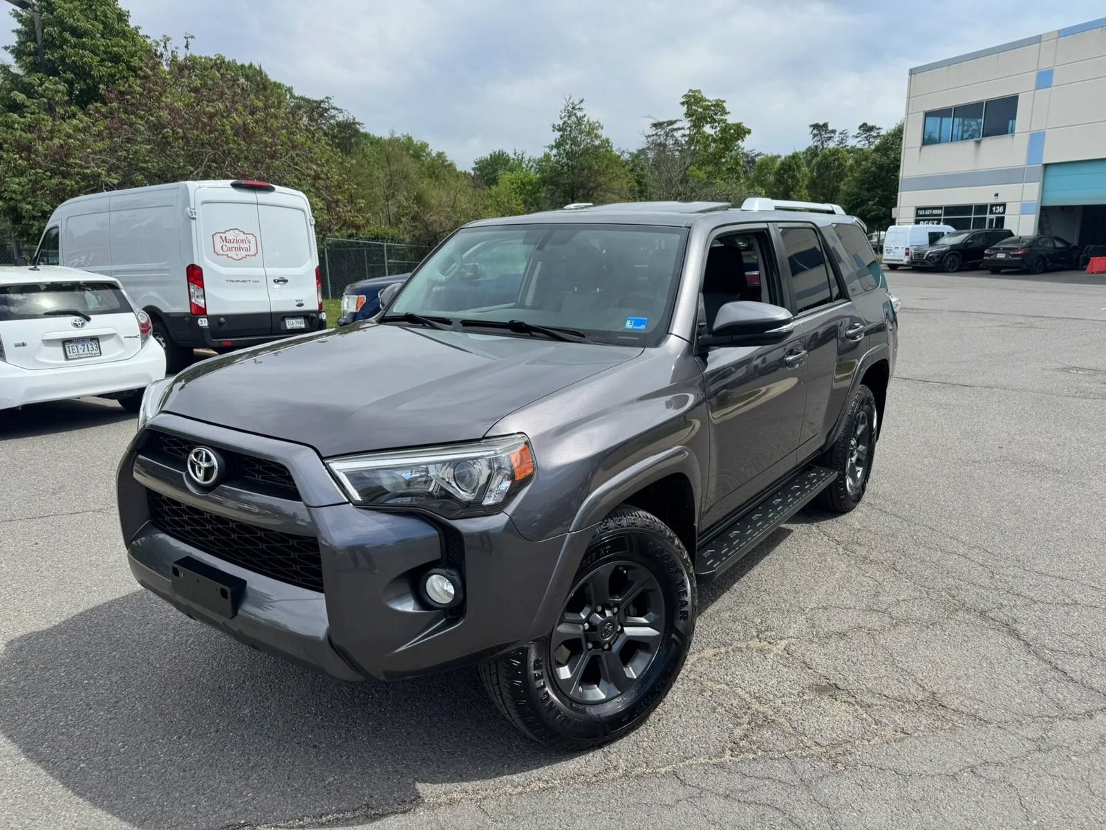 Used 2017 Toyota 4Runner SR5 Premium AWD/4WD image 3