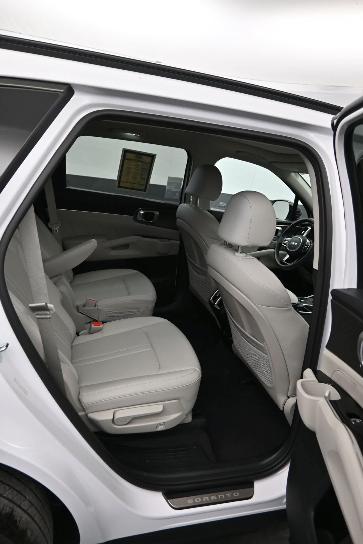 Used 2023 Kia Sorento SX AWD/4WD image 12