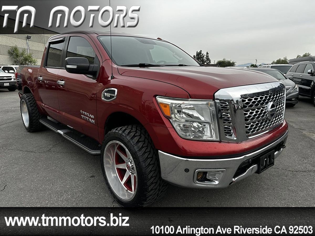 Used 2017 Nissan Titan SV image 19