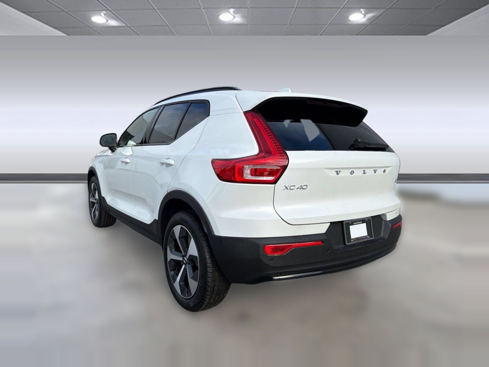 New 2026 Volvo XC40 B5 Plus w/ Climate Package AWD/4WD image 3