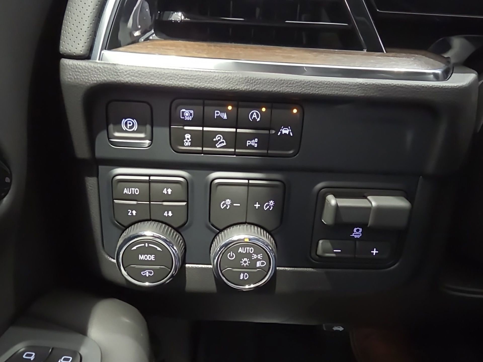 New 2026 Chevrolet Tahoe High Country image 25