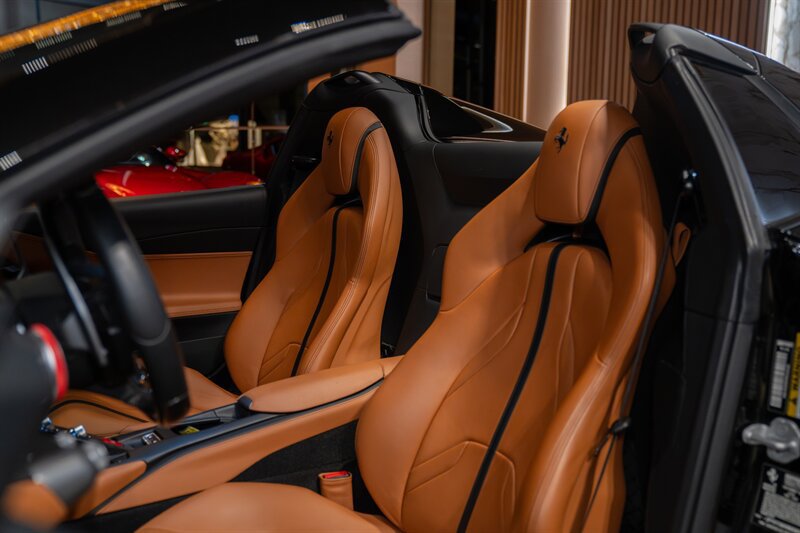 Used 2021 Ferrari 812 GTS RWD image 7