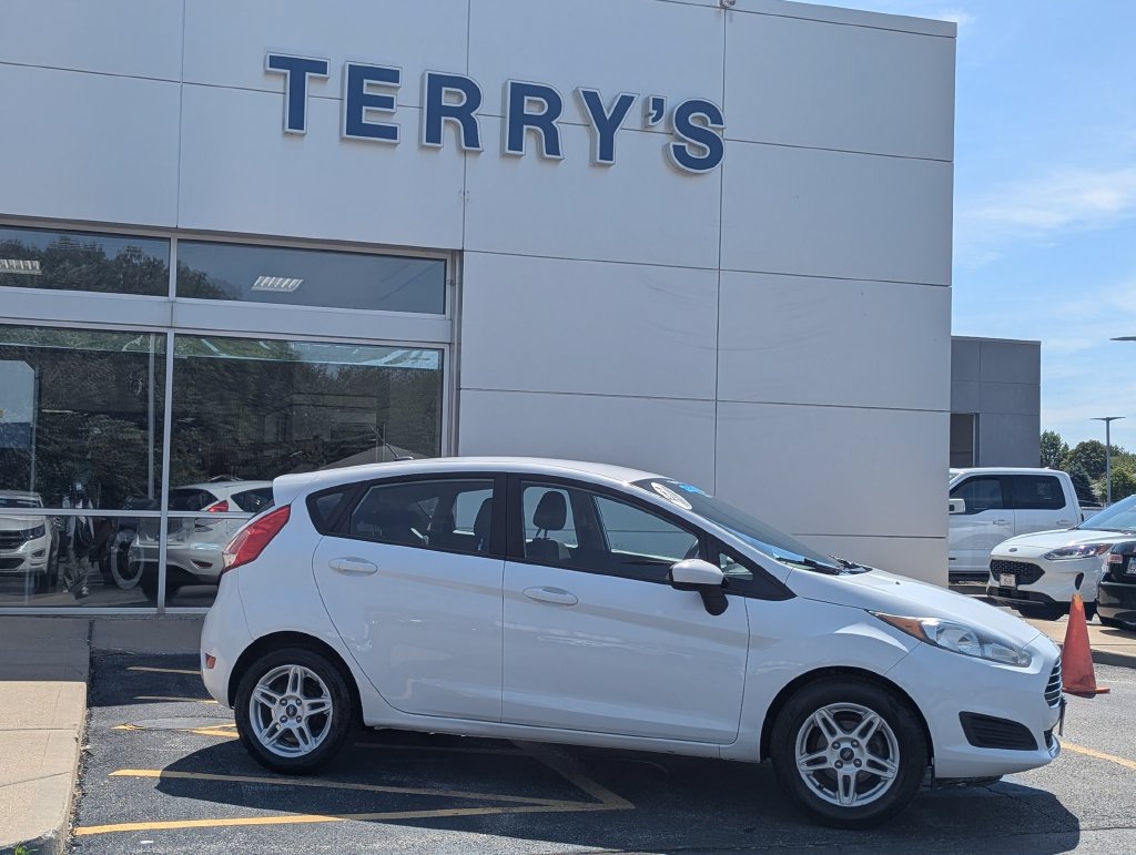 Used 2018 Ford Fiesta SE FWD image 2
