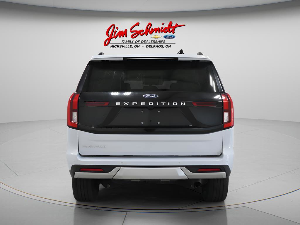 Used 2025 Ford Expedition Platinum w/ Driver's Package AWD/4WD image 5