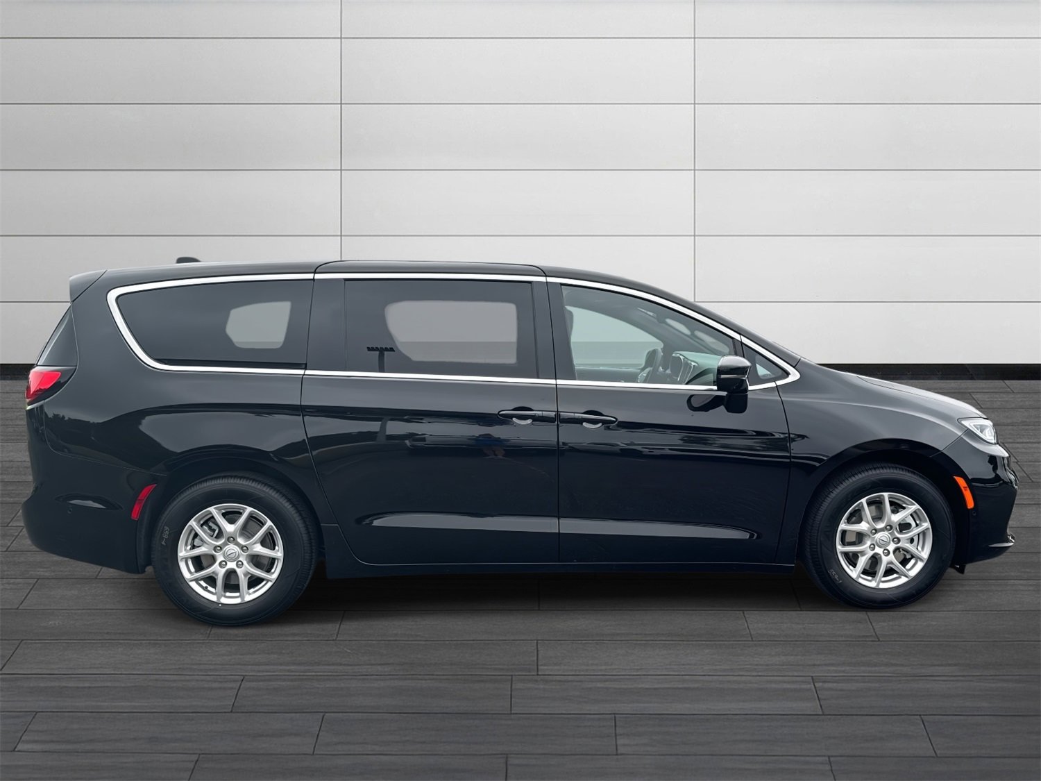 New 2025 Chrysler Pacifica Select image 3