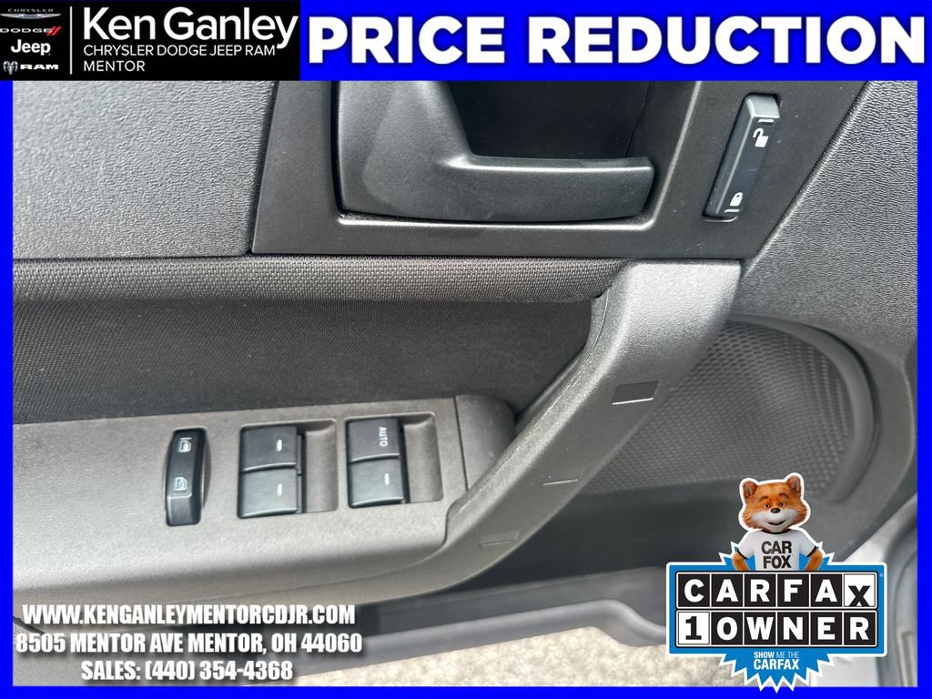 Used 2010 Ford Focus SE FWD image 11