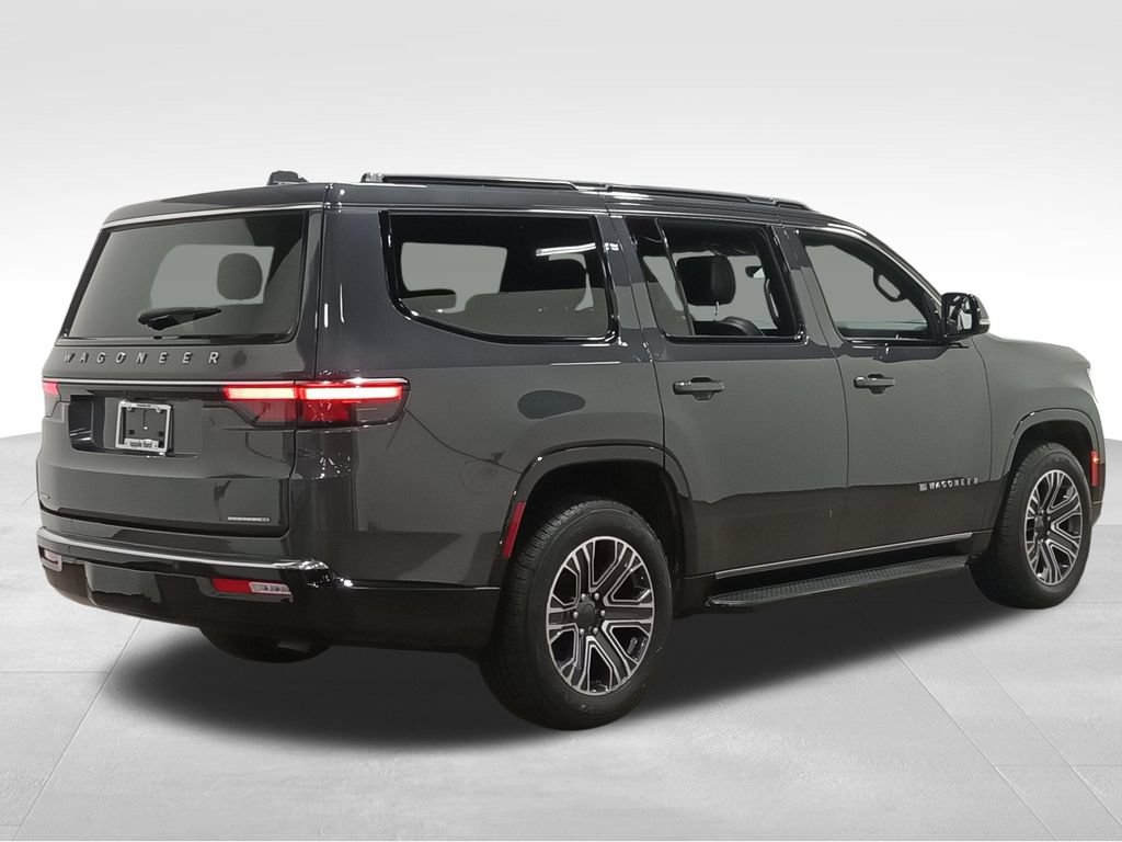 Used 2022 Jeep Wagoneer Series III AWD/4WD image 3