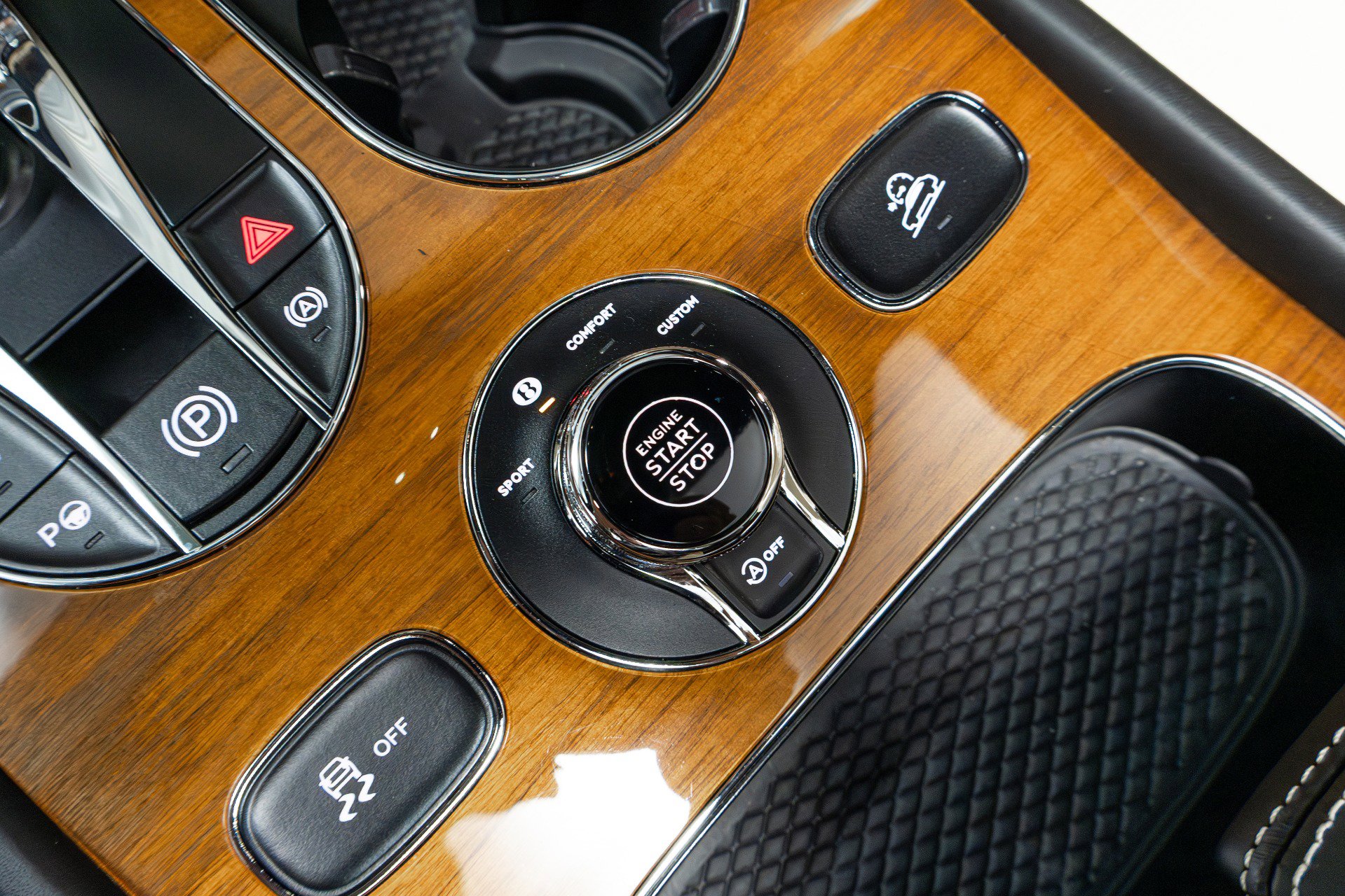 Used 2021 Bentley Bentayga w/ First Edition Specification AWD/4WD image 75