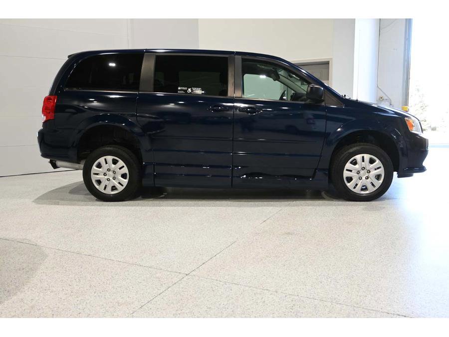 Used 2017 Dodge Grand Caravan SE w/ Power Window Group image 5