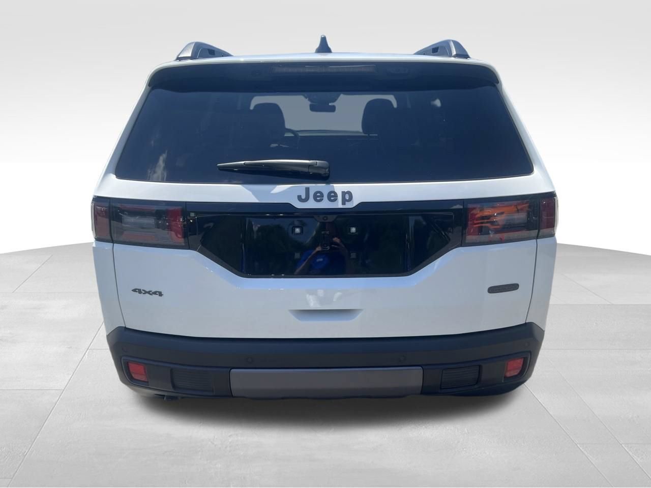 New 2026 Jeep Cherokee Overland w/ Trailer Tow Group AWD/4WD image 4