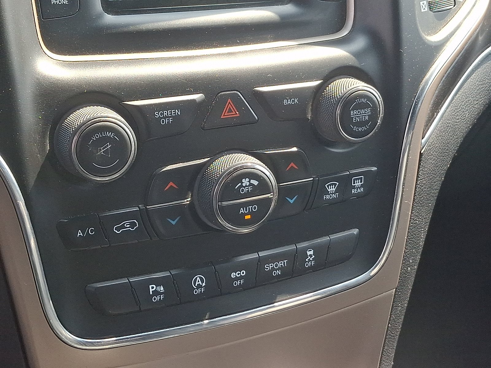 Used 2017 Jeep Grand Cherokee Limited AWD/4WD image 15