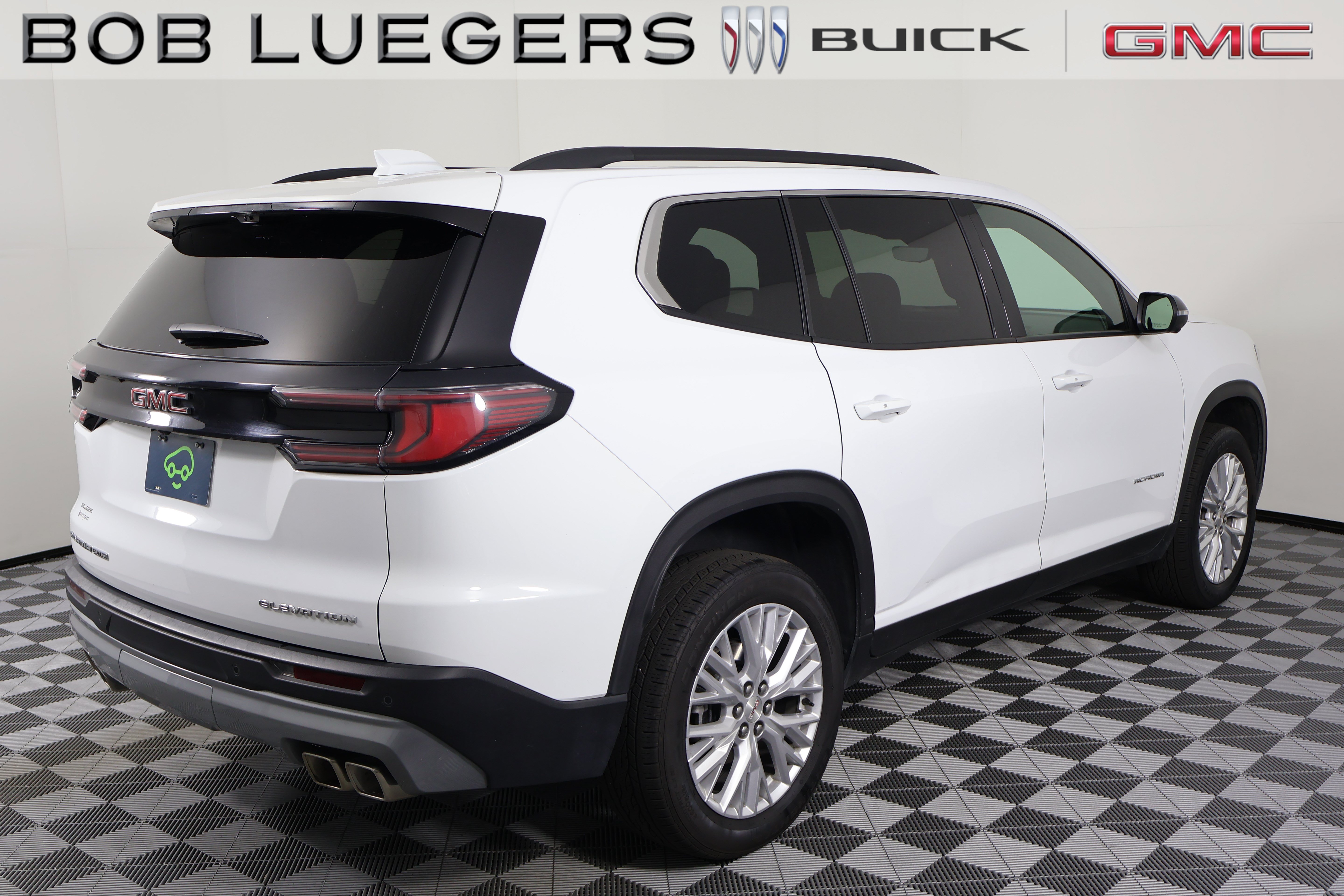 Certified 2026 GMC Acadia Elevation w/ Elevation Premium Package AWD/4WD image 5