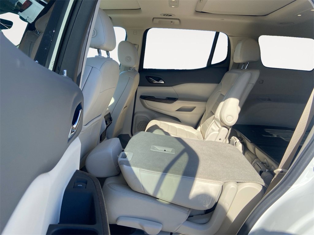 Used 2021 GMC Acadia Denali w/ Denali Technology Package image 13