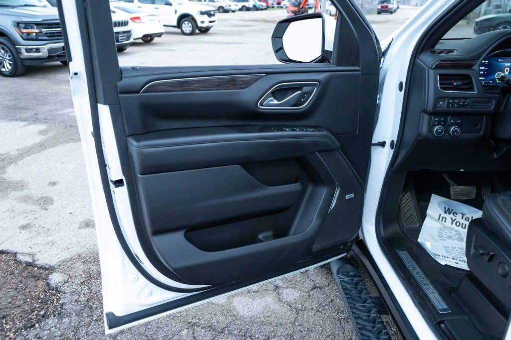 Used 2022 Chevrolet Suburban Z71 image 11