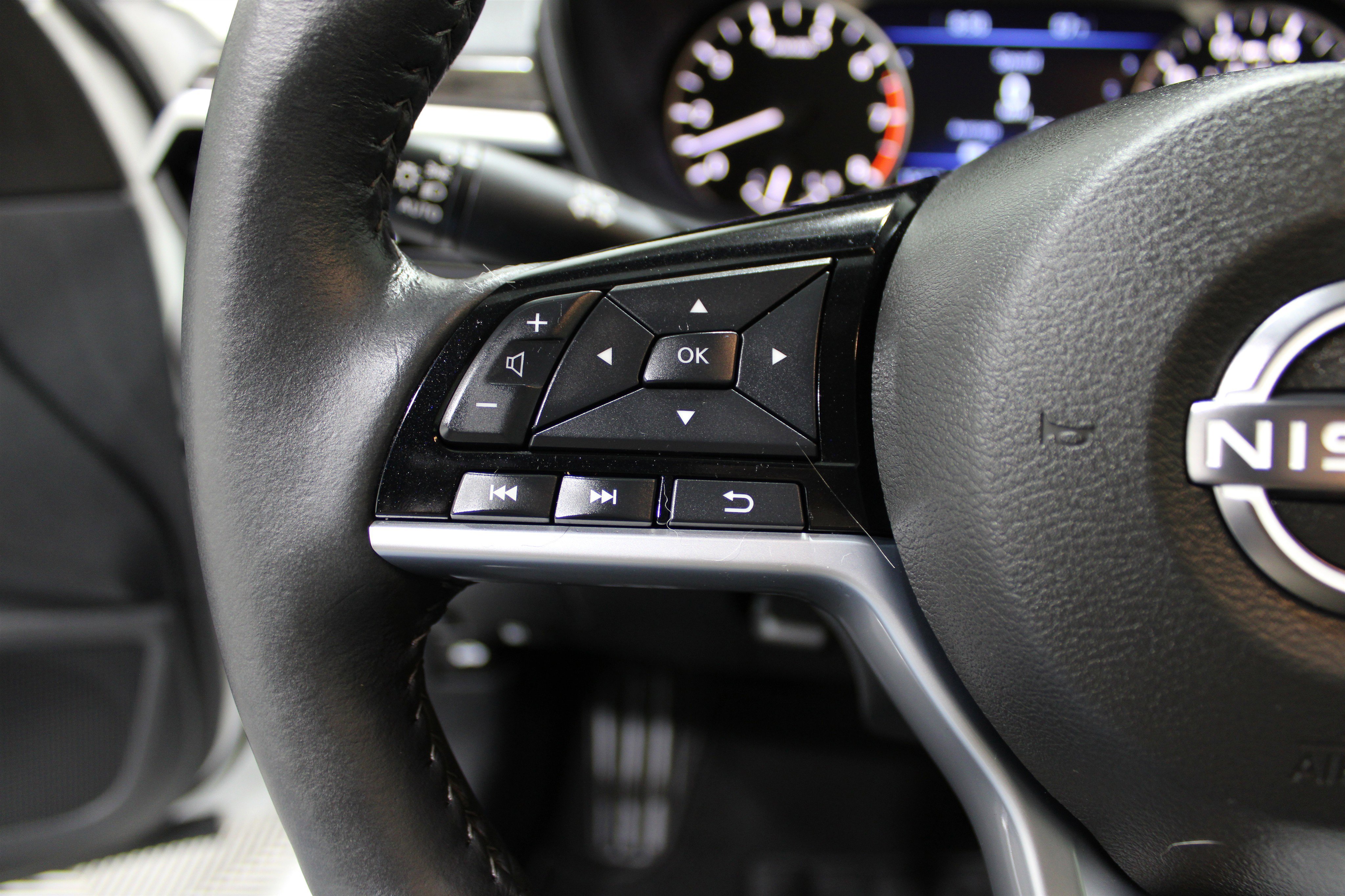 Used 2025 Nissan Altima 2.5 SL image 10