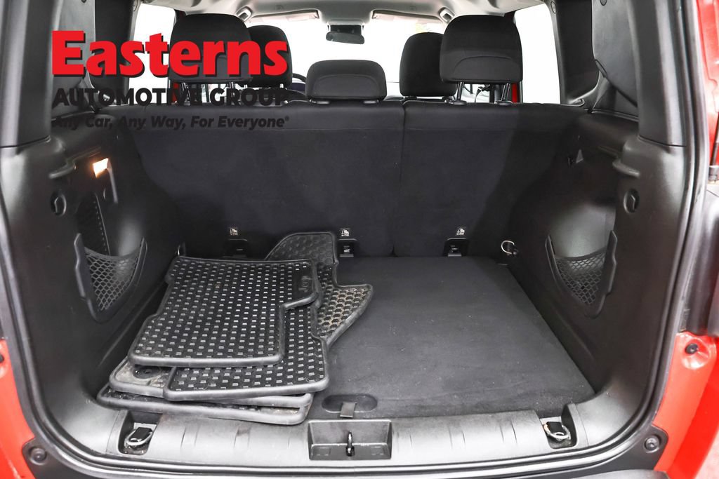 Used 2018 Jeep Renegade Altitude AWD/4WD image 9