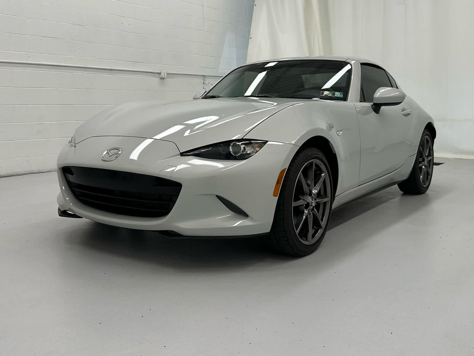 Used 2017 MAZDA MX-5 Miata RF Grand Touring RWD image 11