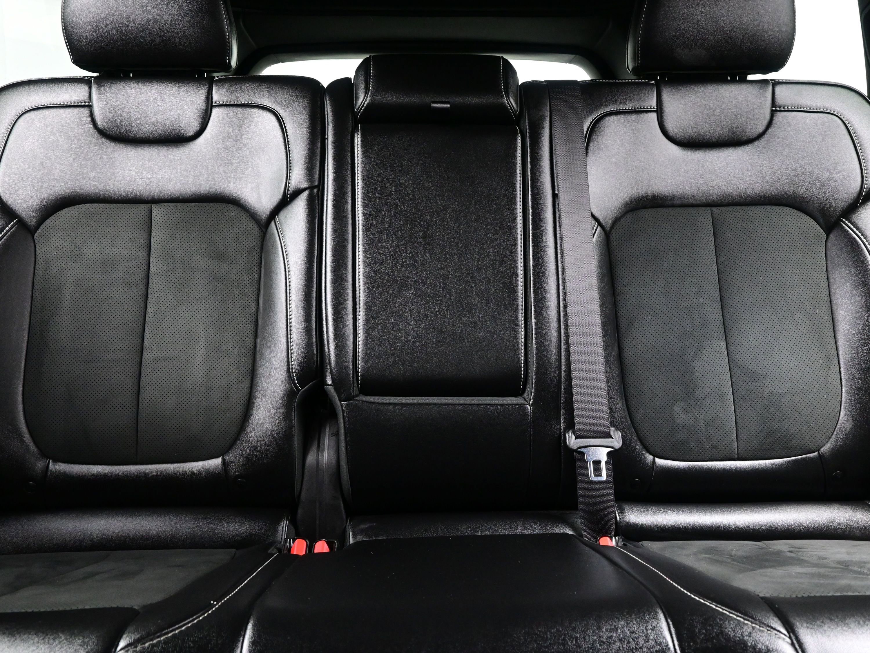 Used 2024 Jeep Grand Cherokee Altitude image 16