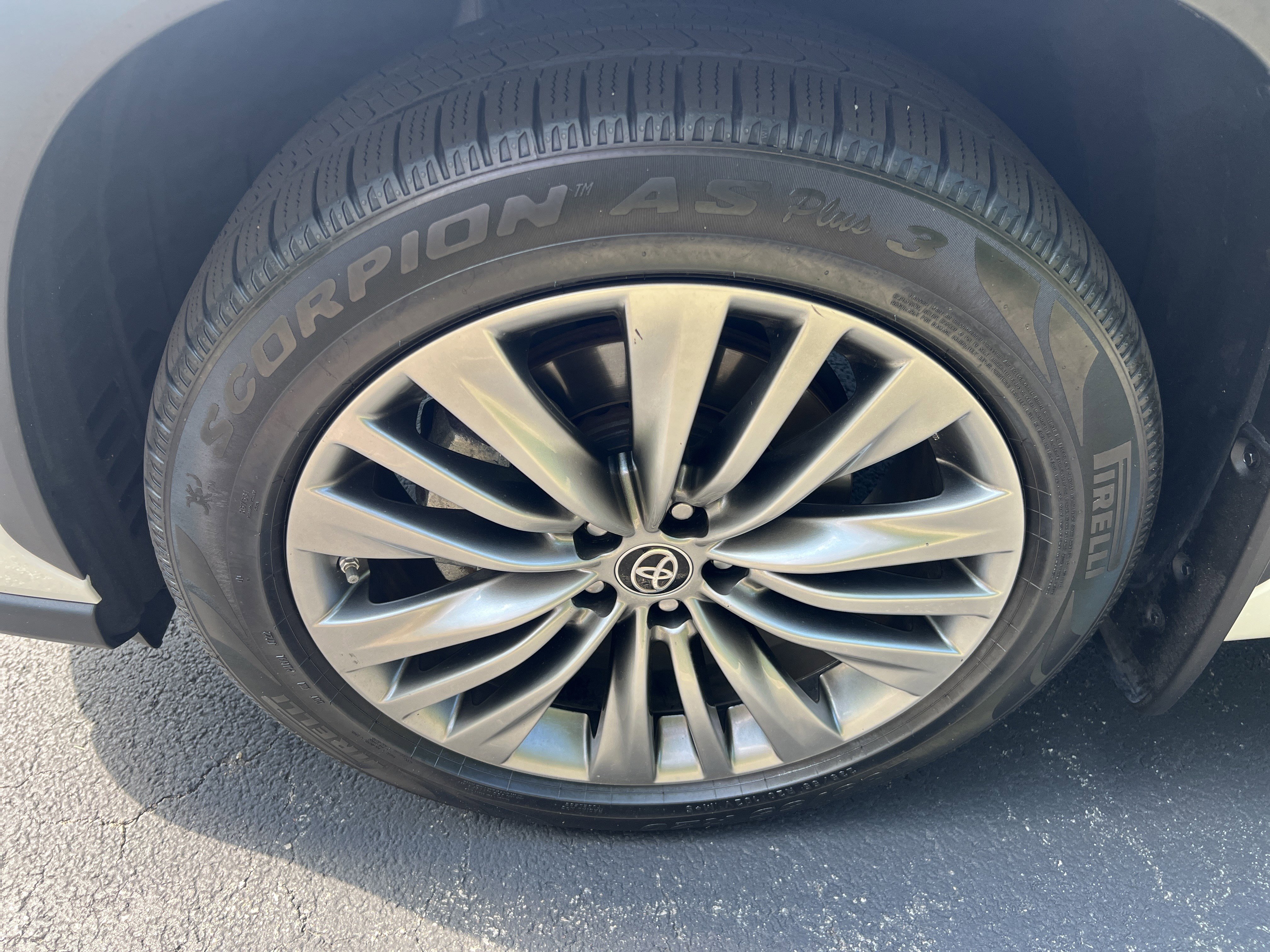 Used 2021 Toyota Highlander Platinum image 9