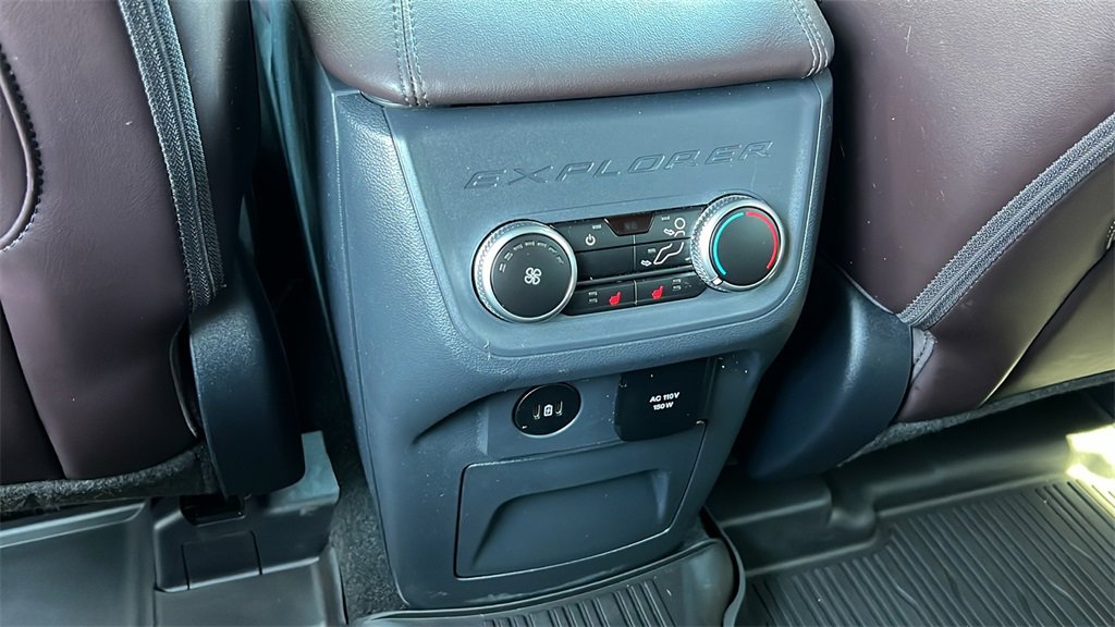Used 2025 Ford Explorer Platinum image 8