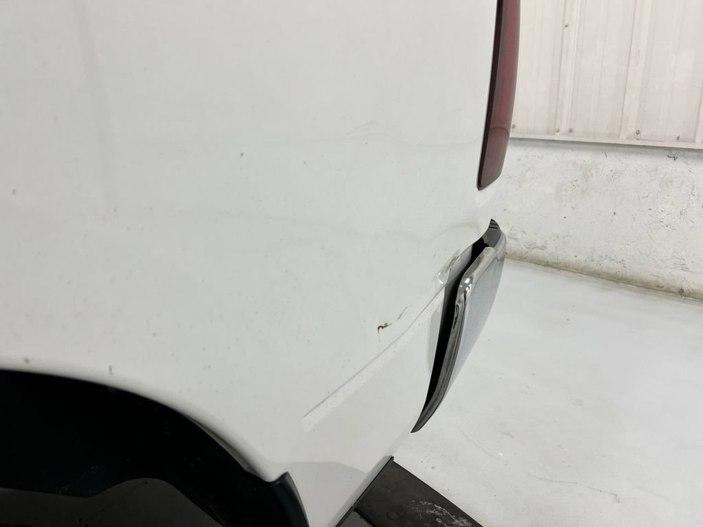 Used 2016 RAM 1500 Classic SLT AWD/4WD image 27