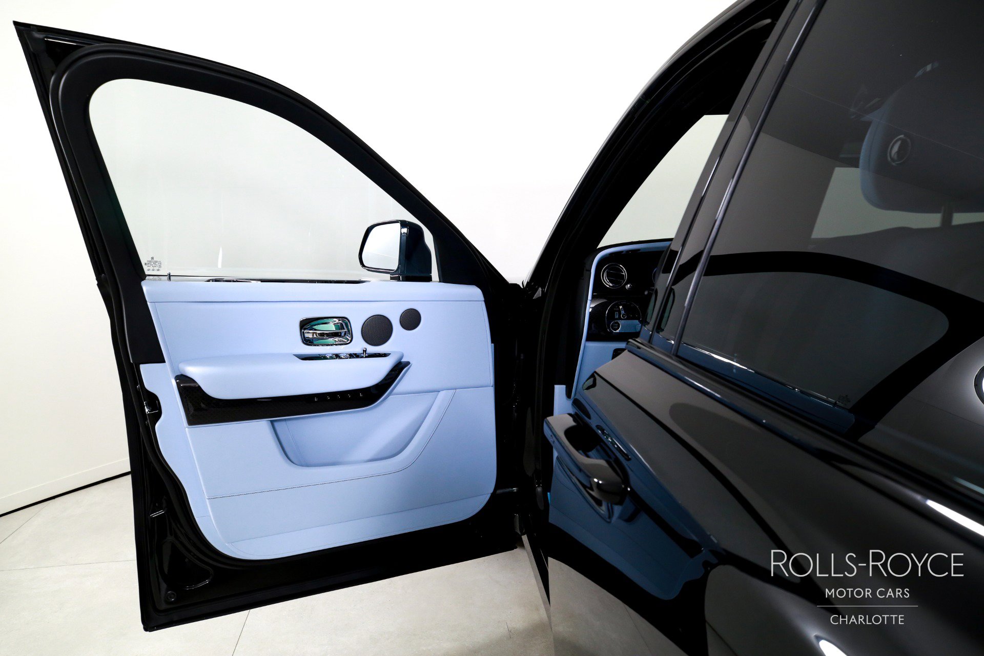 New 2026 Rolls-Royce Cullinan Black Badge image 11