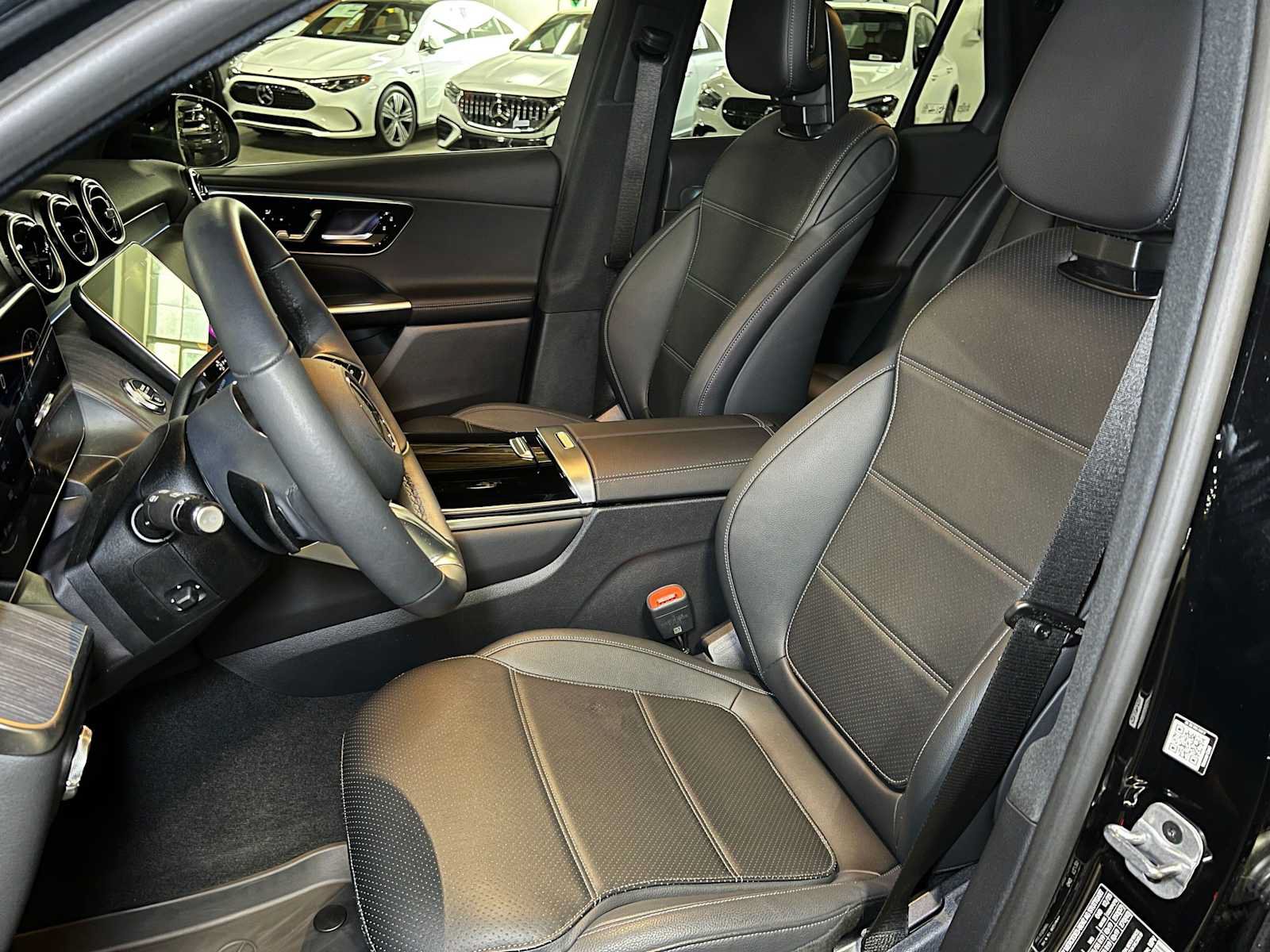 Used 2026 Mercedes-Benz GLC 300 4MATIC image 25