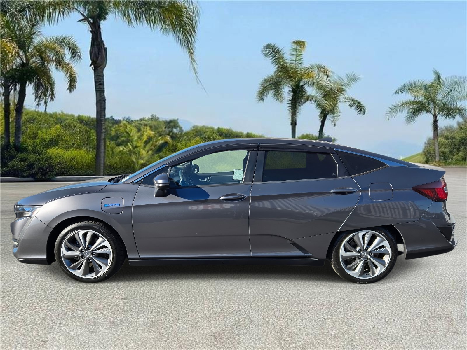Used 2020 Honda Clarity Plug-In Hybrid image 2