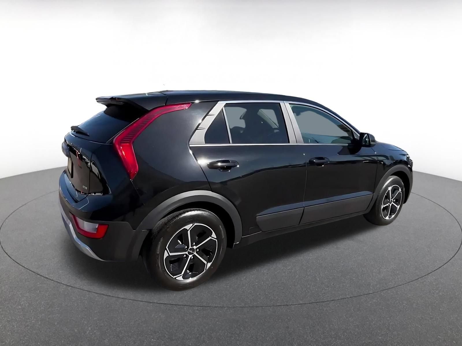 Used 2026 Kia Niro LX FWD image 14