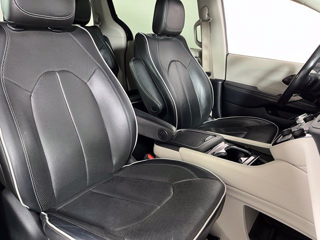 Used 2021 Chrysler Pacifica Limited FWD image 42