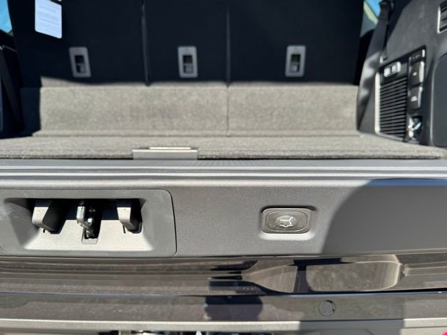 New 2025 Ford Expedition Active image 28
