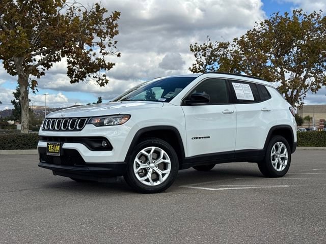 Used 2024 Jeep Compass Latitude image 3