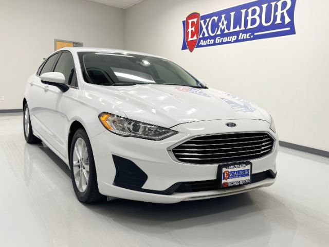 Used 2019 Ford Fusion SE FWD image 2