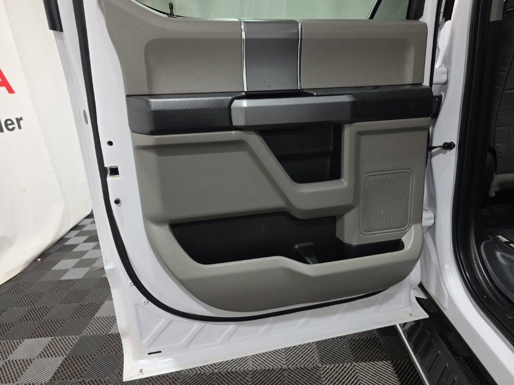 Used 2016 Ford F150 XLT w/ Equipment Group 302A Luxury image 17