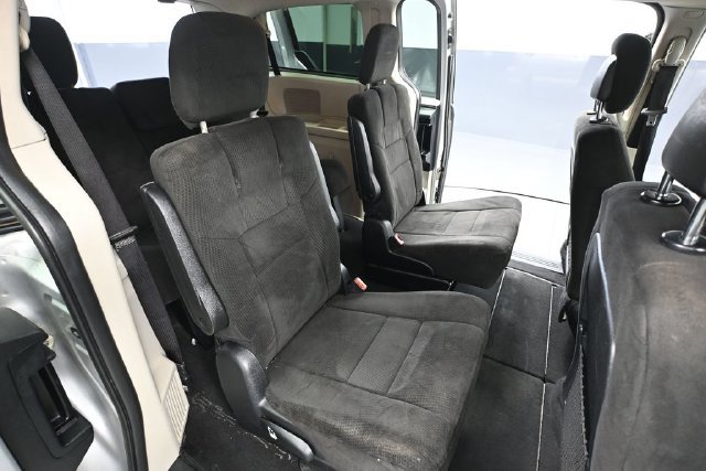 Used 2012 Dodge Grand Caravan SXT FWD image 33