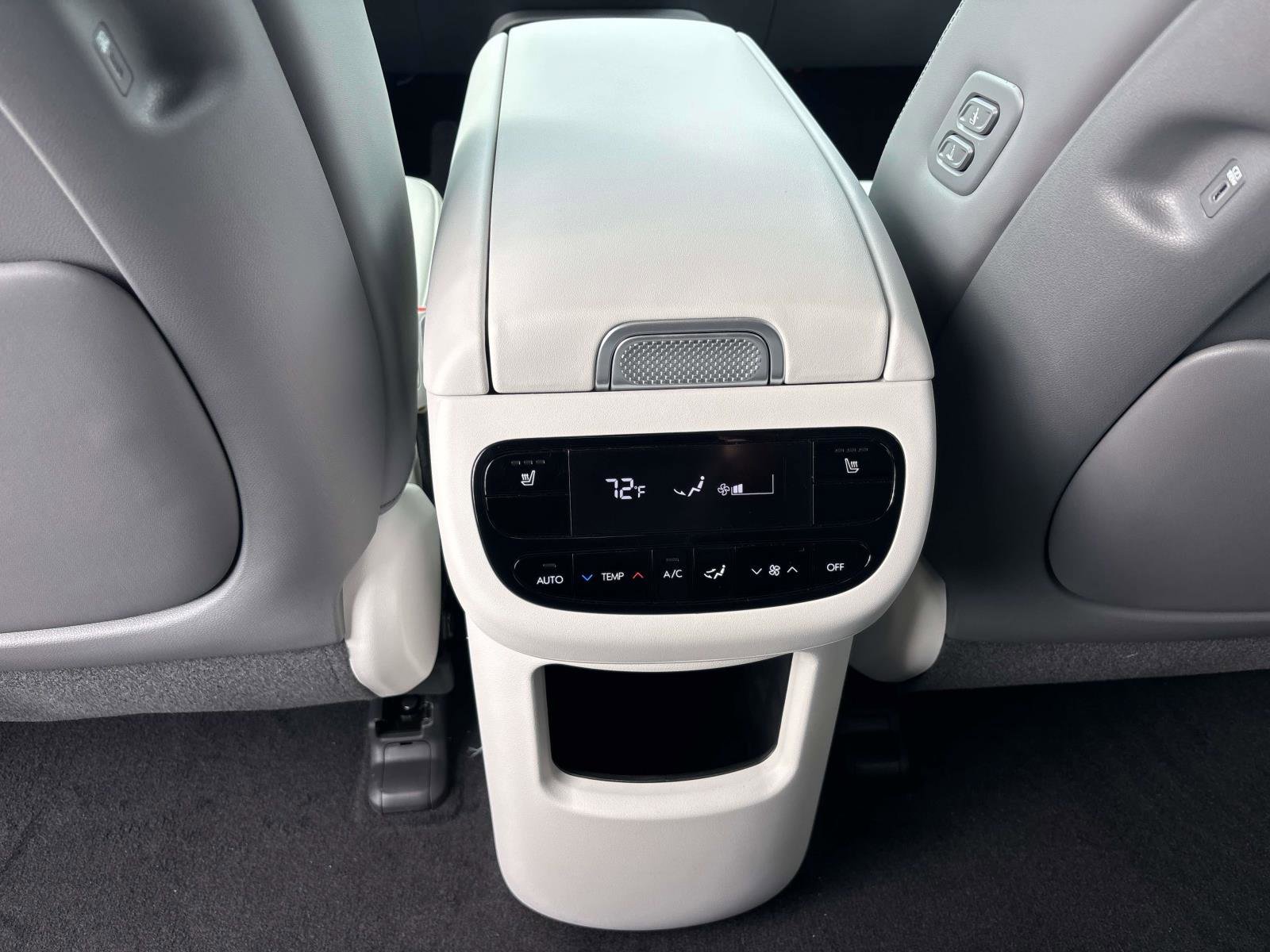 New 2026 Hyundai Ioniq 9 SEL image 7