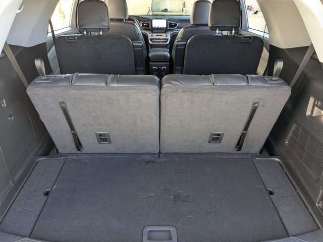 Used 2022 Ford Explorer XLT w/ Equipment Group 202A image 6