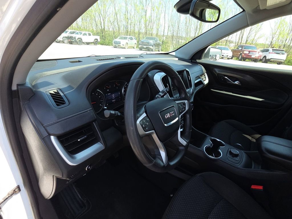 Used 2023 GMC Terrain SLE image 14