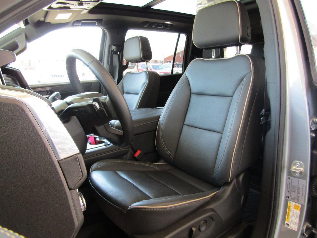 Used 2025 GMC Yukon XL Elevation AWD/4WD image 27