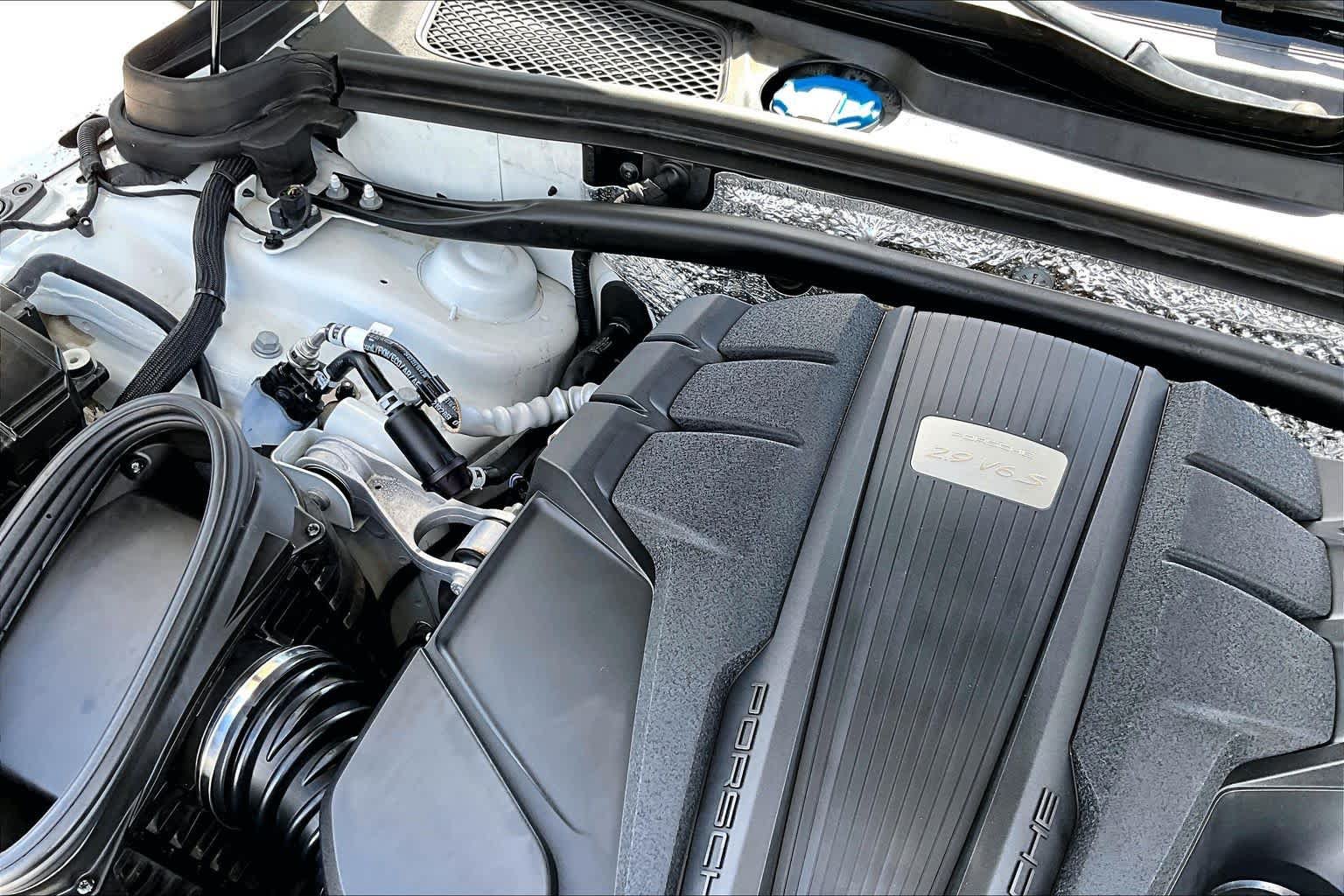 Used 2022 Porsche Macan S AWD/4WD image 33