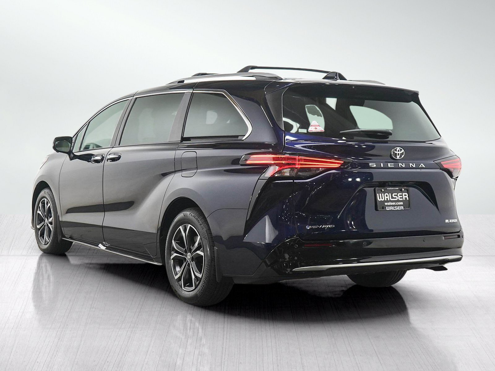 Used 2026 Toyota Sienna Platinum AWD/4WD image 3