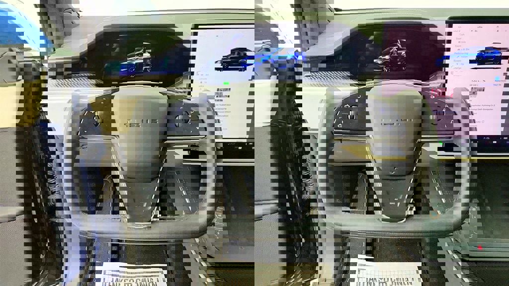 Used 2022 Tesla Model X Plaid image 13