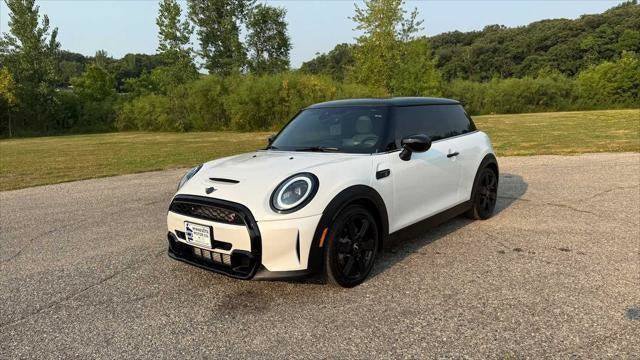 Used 2024 MINI Cooper S FWD image 1