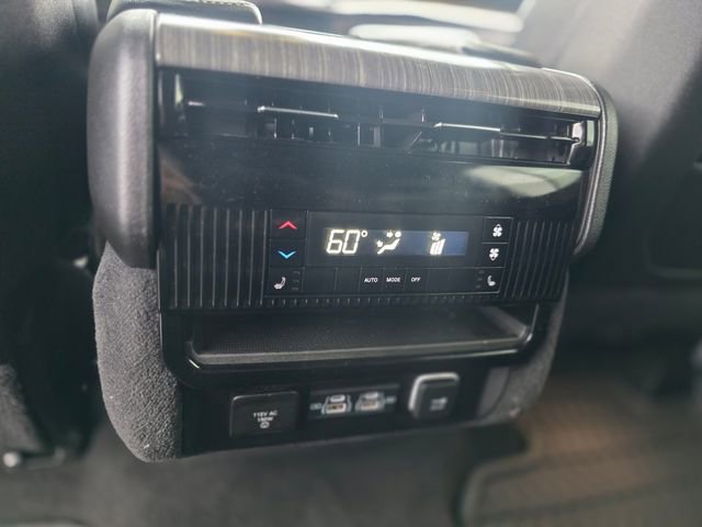 Used 2024 Jeep Wagoneer L Series II w/ Flexible Seating Group RWD image 21