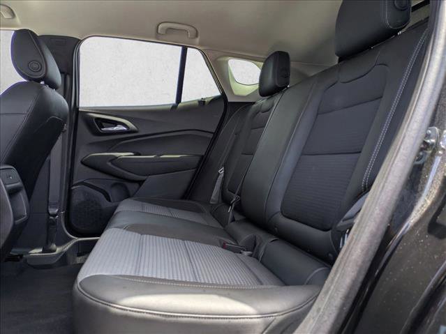 Used 2025 Chevrolet Trax LT w/ LT Convenience Package FWD image 18