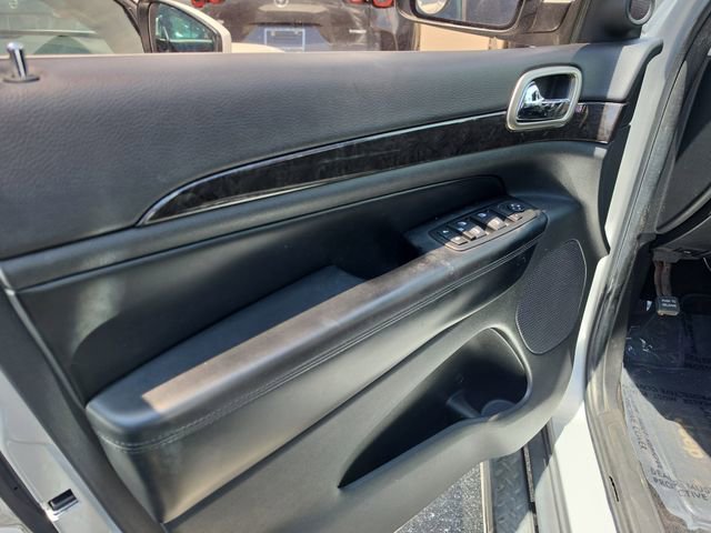 Used 2011 Jeep Grand Cherokee Laredo RWD image 16