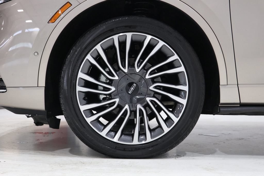 Used 2020 Lincoln Corsair Reserve w/ Equipment Group 201A AWD/4WD image 11