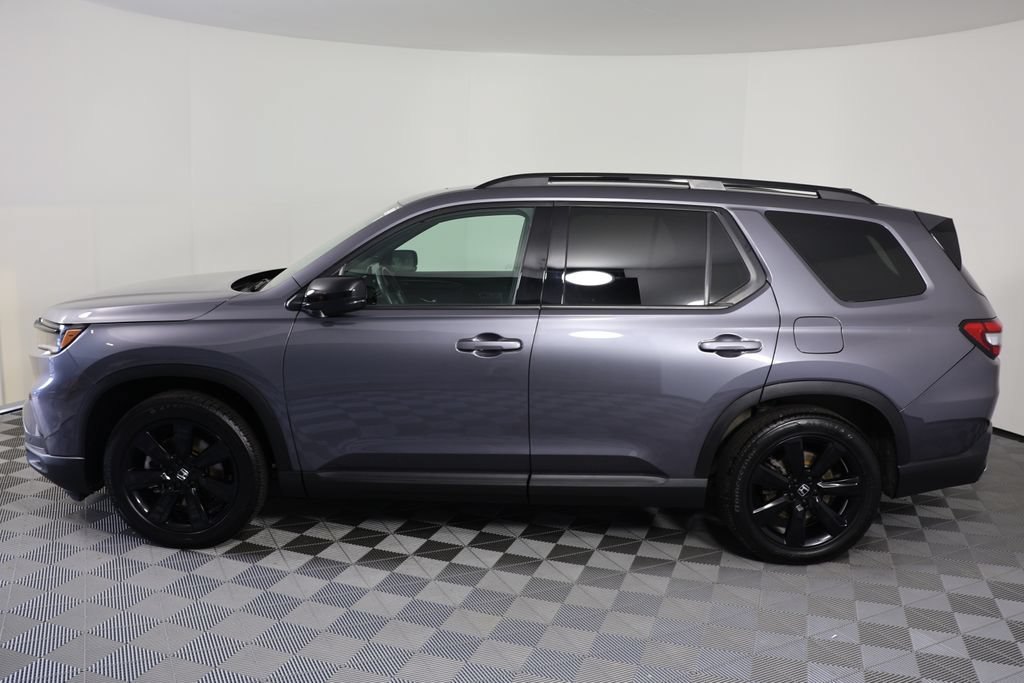 Used 2025 Honda Pilot Black Edition image 5