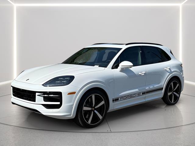 Used 2025 Porsche Cayenne GTS image 1